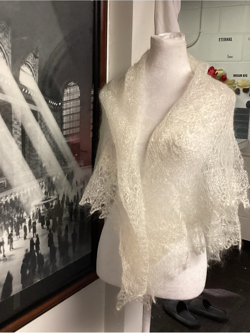 Elegant Cream Lace Shawl - Home Accents - Picture 3 of 5